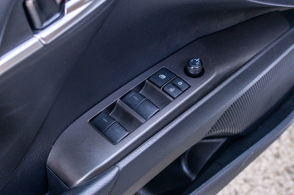 Toyota Camry Hybride SE AMÉLIORÉ **JAMAIS ACCIDENTÉ+TOIT+CAMÉRA** 2023 à Saint-Jérôme, Québec - 32 - w1024h768px