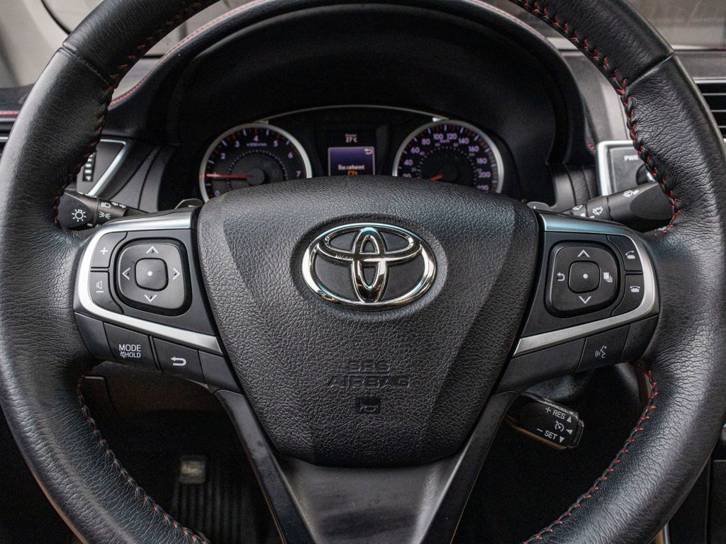 2017 Toyota Camry XSE PREMIUM **JAMAIS ACCIDENTÉ+CUIR+TOIT OUVRANT** in Charlemagne, Quebec - 10 - w1024h768px