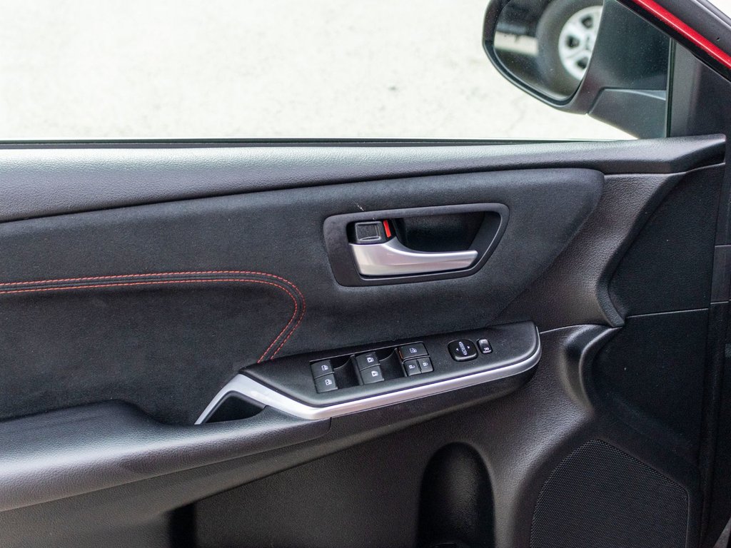 2017 Toyota Camry XSE PREMIUM **JAMAIS ACCIDENTÉ+CUIR+TOIT OUVRANT** in Charlemagne, Quebec - 27 - w1024h768px