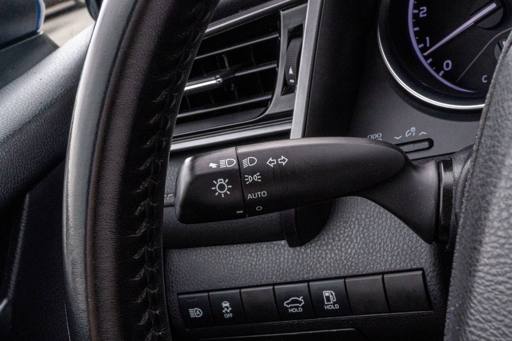 2019 Toyota Camry SE **JAMAIS ACCIDENTÉ+CAMÉRA+MAG+BLUETOOTH** in Charlemagne, Quebec - 17 - w1024h768px