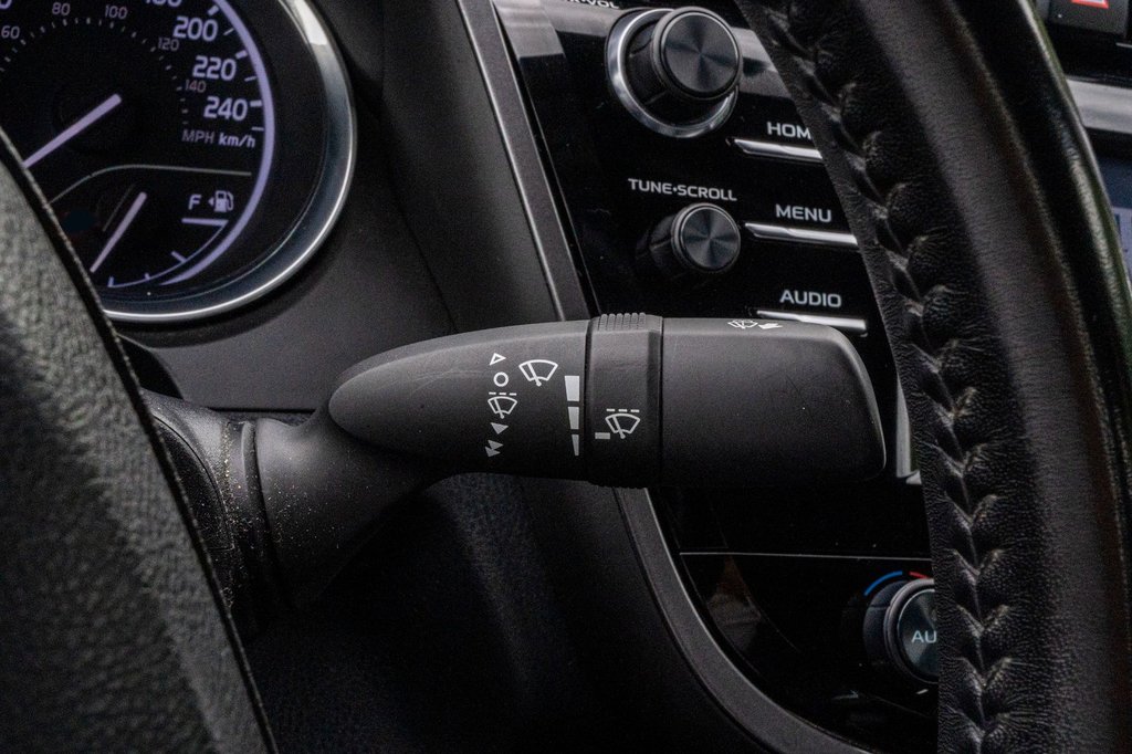 2019 Toyota Camry SE **JAMAIS ACCIDENTÉ+CAMÉRA+MAG+BLUETOOTH** in Charlemagne, Quebec - 18 - w1024h768px