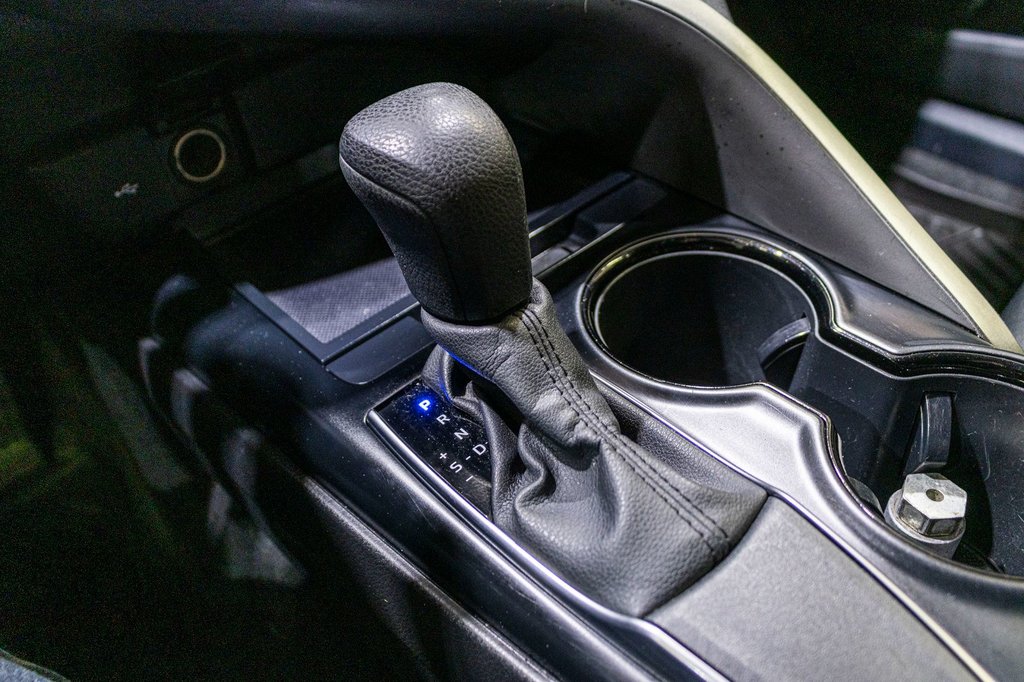 Toyota Camry LE 2020 à Saint-Jérôme, Québec - 15 - w1024h768px