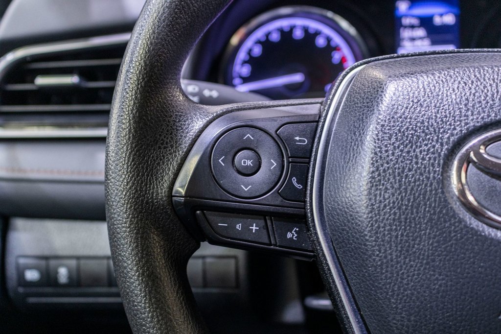 Toyota Camry LE 2020 à Saint-Jérôme, Québec - 10 - w1024h768px