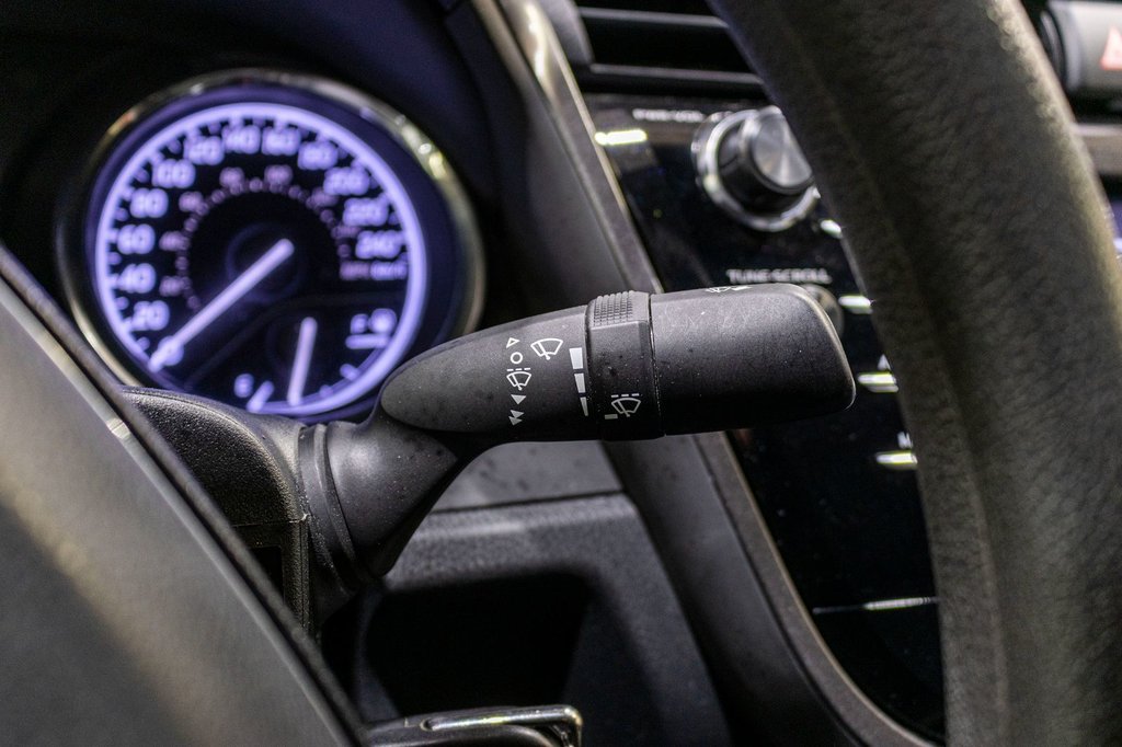 Toyota Camry LE 2020 à Saint-Jérôme, Québec - 18 - w1024h768px