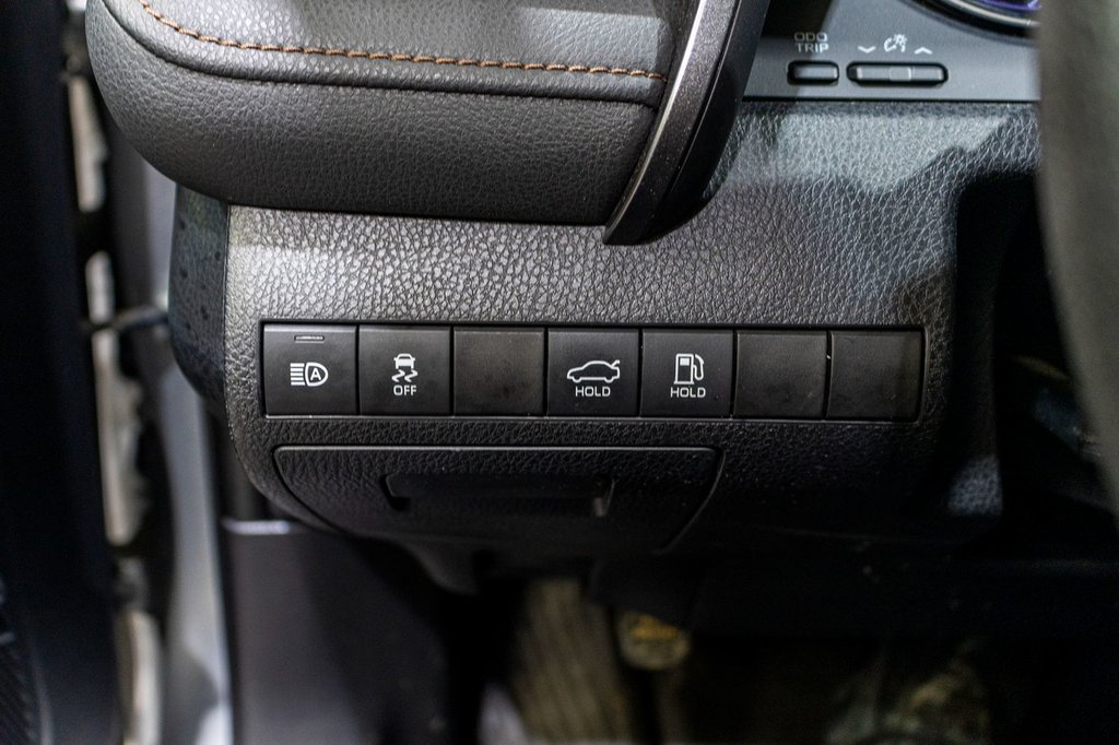 Toyota Camry LE 2020 à Saint-Jérôme, Québec - 19 - w1024h768px