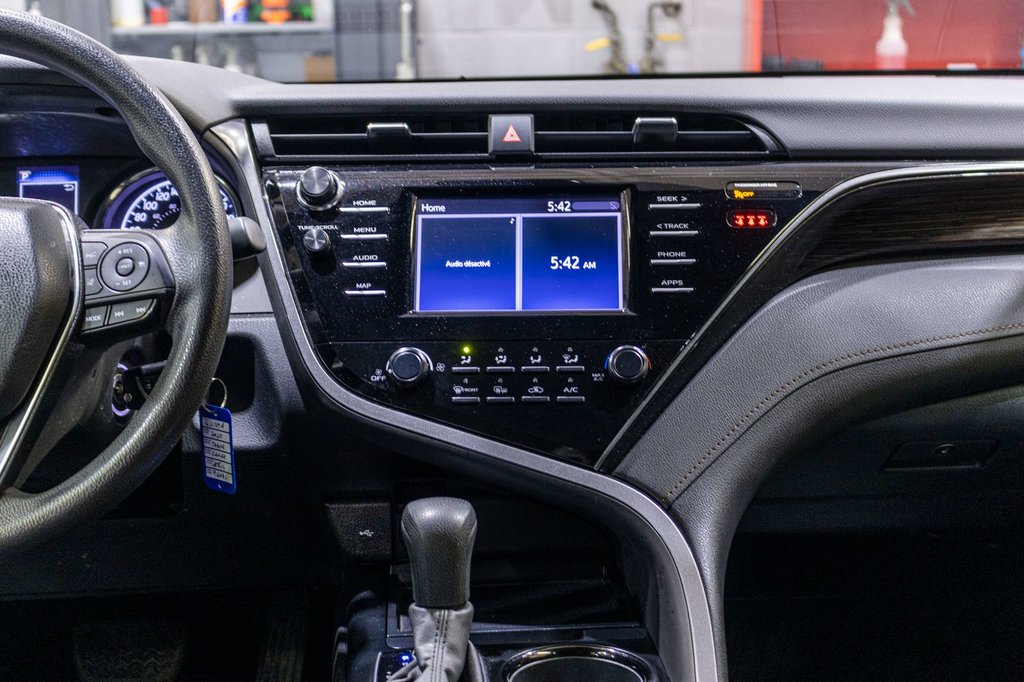 Toyota Camry LE 2020 à Saint-Jérôme, Québec - 8 - w1024h768px