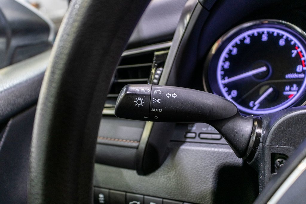 Toyota Camry LE 2020 à Saint-Jérôme, Québec - 17 - w1024h768px