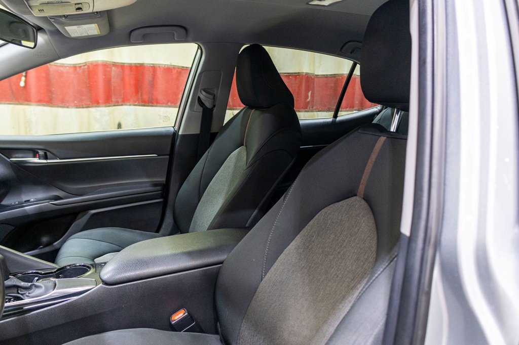 Toyota Camry LE 2020 à Saint-Jérôme, Québec - 23 - w1024h768px