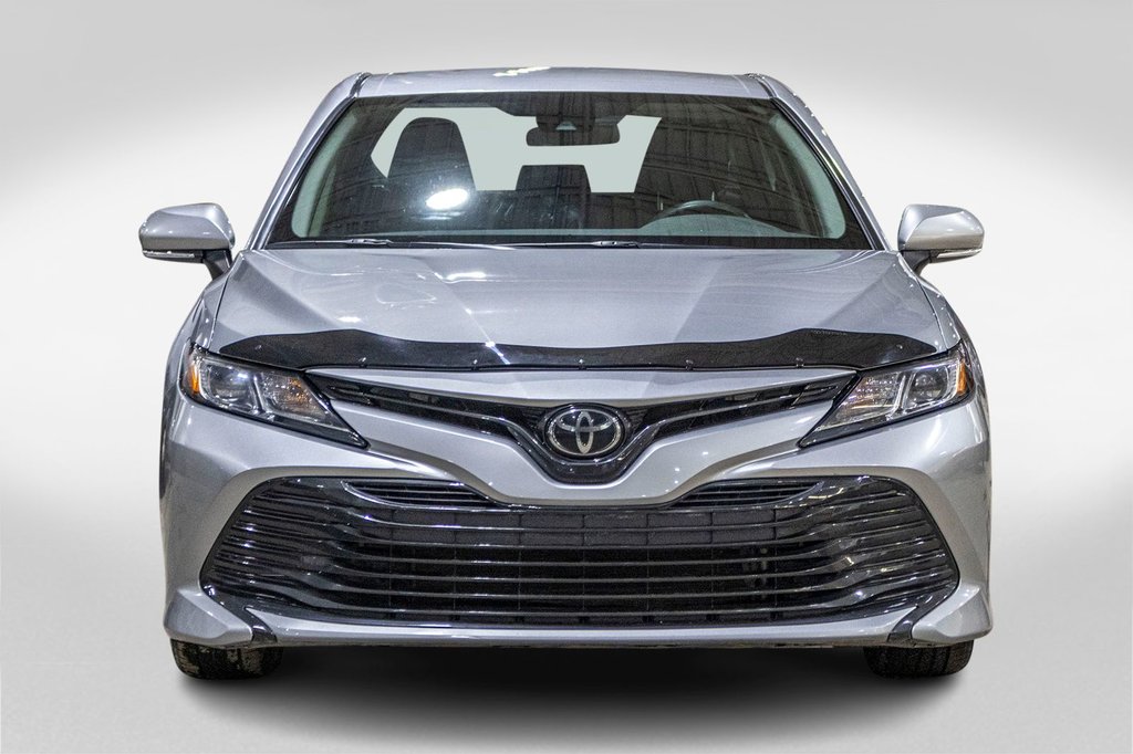 Toyota Camry LE 2020 à Saint-Jérôme, Québec - 2 - w1024h768px