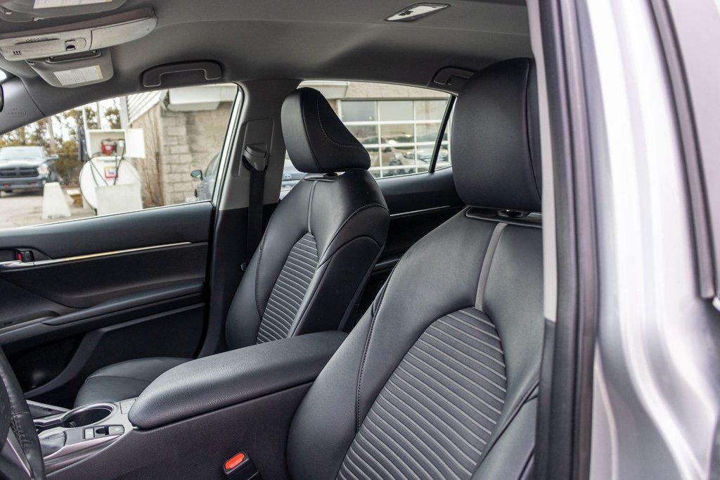 Toyota Camry SE AWD **CUIR+CARPLAY+CAMÉRA+MAG** 2023 à Saint-Jérôme, Québec - 24 - w1024h768px