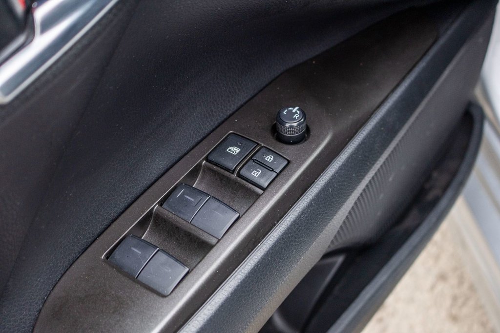 Toyota Camry SE AWD **CUIR+CARPLAY+CAMÉRA+MAG** 2023 à Saint-Jérôme, Québec - 26 - w1024h768px