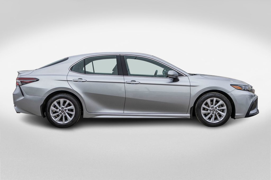 Toyota Camry SE AWD **CUIR+CARPLAY+CAMÉRA+MAG** 2023 à Saint-Jérôme, Québec - 6 - w1024h768px