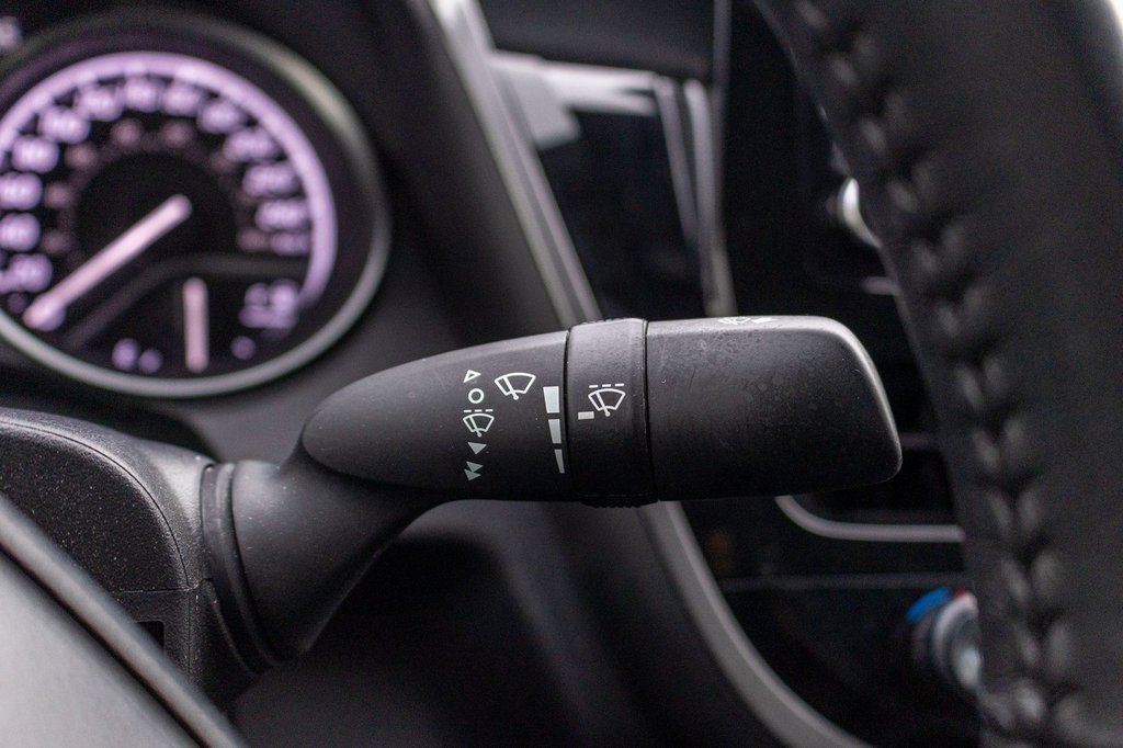 Toyota Camry SE AWD **CUIR+CARPLAY+CAMÉRA+MAG** 2023 à Saint-Jérôme, Québec - 19 - w1024h768px