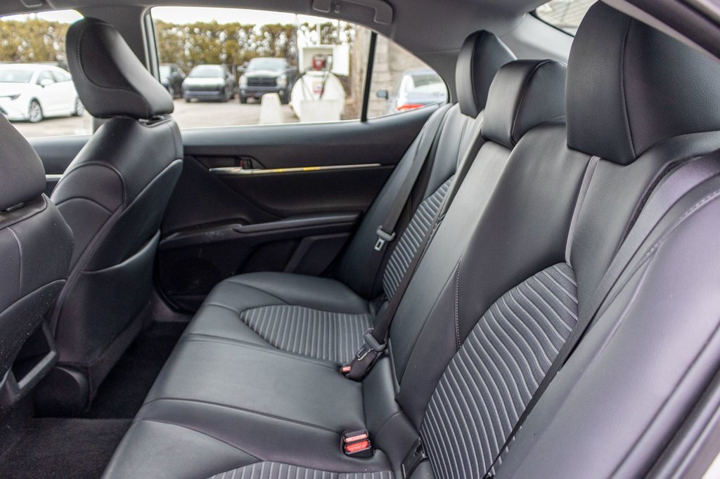 Toyota Camry SE AWD **CUIR+CARPLAY+CAMÉRA+MAG** 2023 à Saint-Jérôme, Québec - 27 - w1024h768px