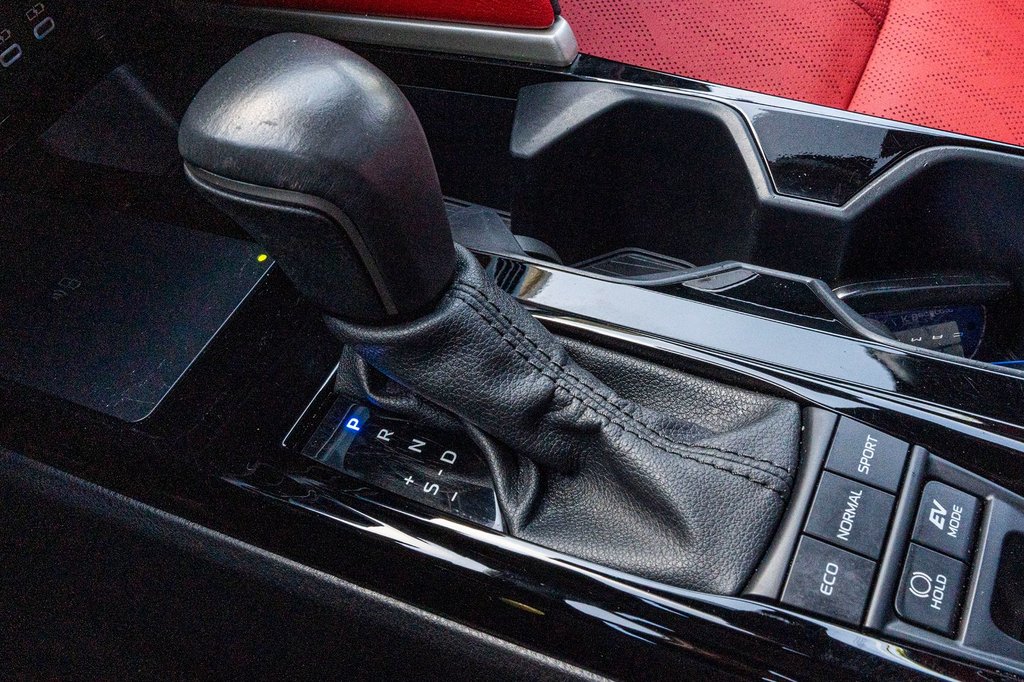 Toyota Camry Hybride XSE **CUIR ROUGE+TOIT PANO+19PO+JBL+CAMÉRA 360** 2025 à Charlemagne, Québec - 13 - w1024h768px