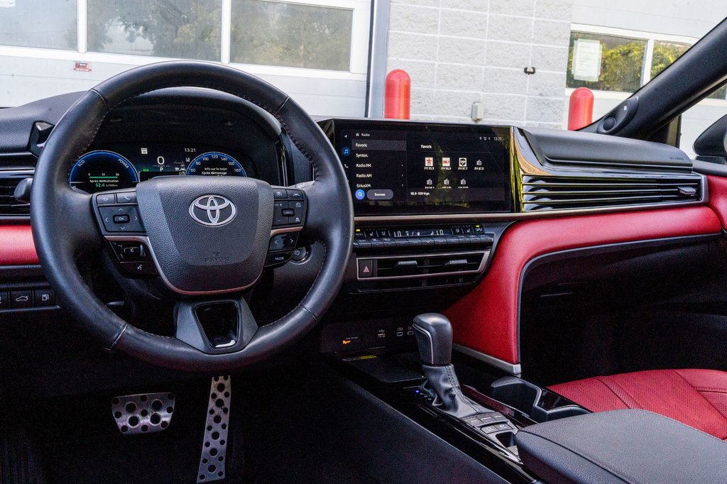 Toyota Camry Hybride XSE **CUIR ROUGE+TOIT PANO+19PO+JBL+CAMÉRA 360** 2025 à Charlemagne, Québec - 6 - w1024h768px