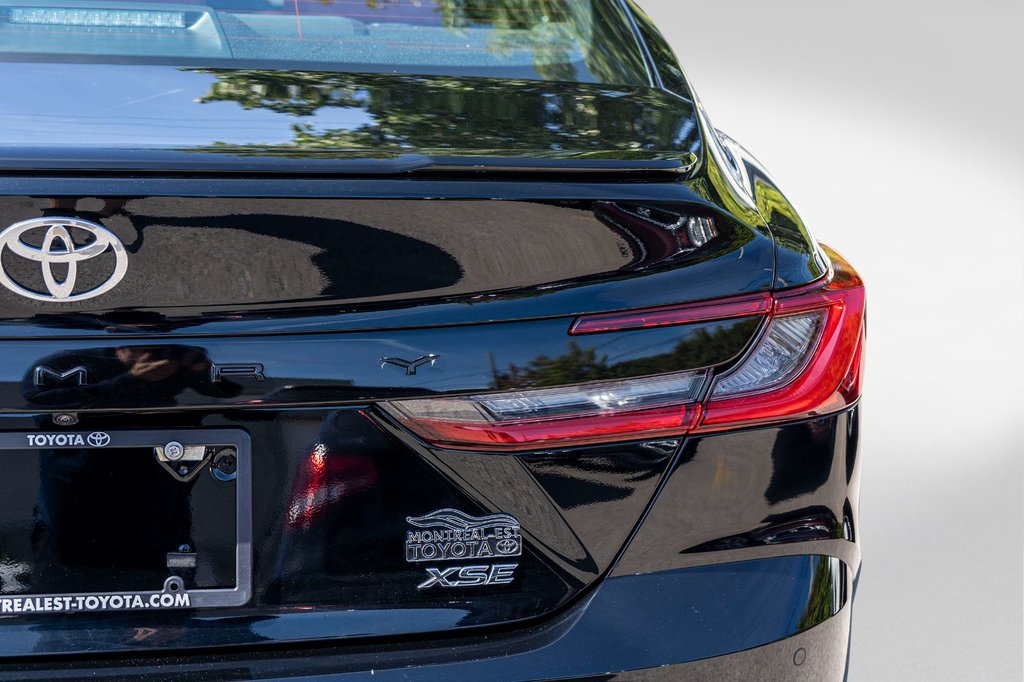 Toyota Camry Hybride XSE **CUIR ROUGE+TOIT PANO+19PO+JBL+CAMÉRA 360** 2025 à Charlemagne, Québec - 27 - w1024h768px