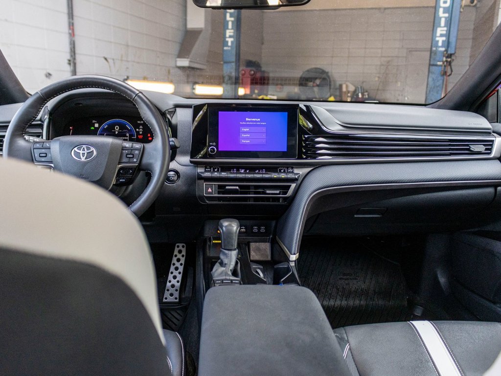 2025 Toyota Camry SE AMÉLIORÉ AWD **JAMAIS ACCIDENTÉ+TOIT+MAG+CUIR** in Saint-Jérôme, Quebec - 24 - w1024h768px