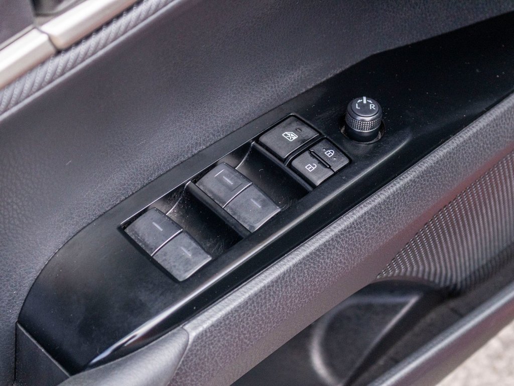 2025 Toyota Camry SE AMÉLIORÉ AWD **JAMAIS ACCIDENTÉ+TOIT+MAG+CUIR** in Saint-Jérôme, Quebec - 31 - w1024h768px