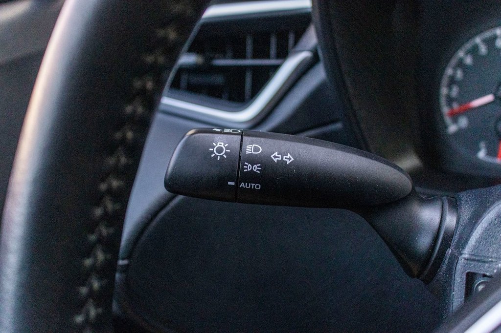 Toyota COROLLA CROSS LE **JAMAIS ACCIDENTÉ+CARPLAY+CAMÉRA+MAG** 2022 à Charlemagne, Québec - 18 - w1024h768px