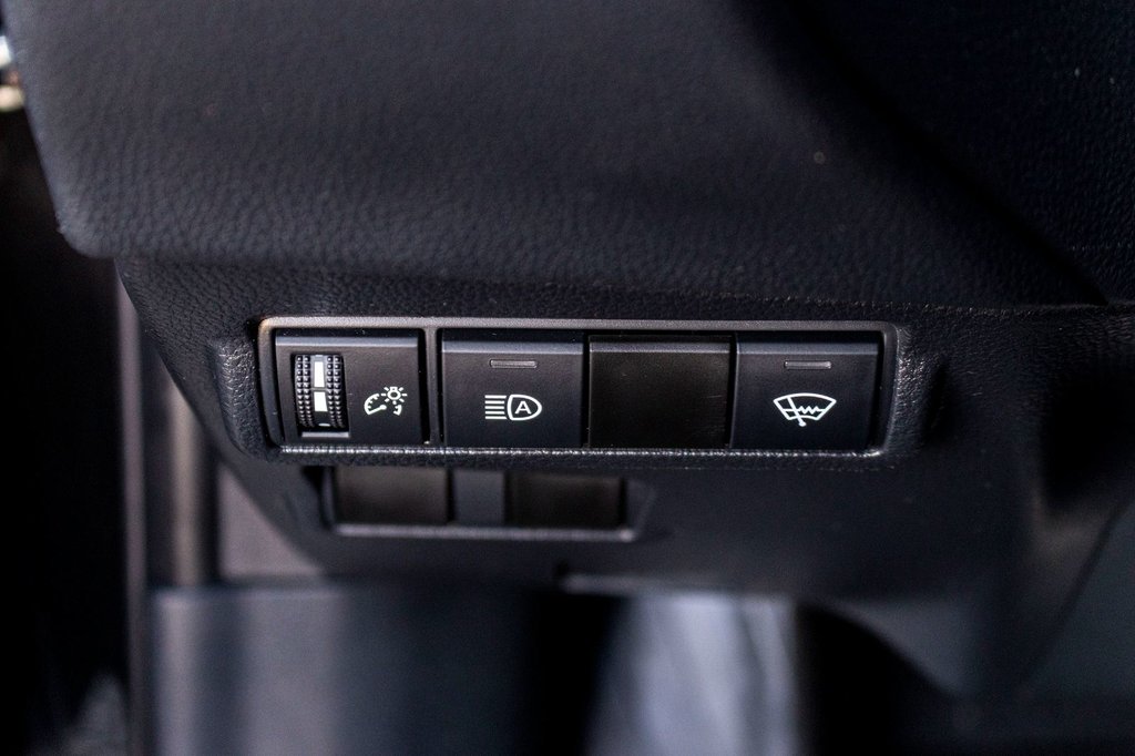 2022 Toyota Corolla Cross LE AWD **JAMAIS ACCIDENTÉ+CARPLAY+CAMÉRA+MAG** in Charlemagne, Quebec - 23 - w1024h768px