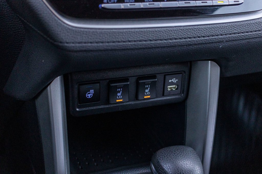 2022 Toyota Corolla Cross LE AWD **JAMAIS ACCIDENTÉ+CARPLAY+CAMÉRA+MAG** in Charlemagne, Quebec - 16 - w1024h768px