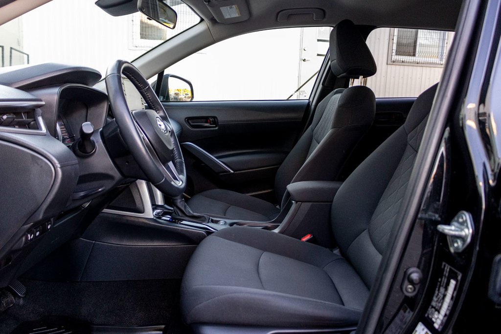 2022 Toyota Corolla Cross LE AWD **JAMAIS ACCIDENTÉ+CARPLAY+CAMÉRA+MAG** in Charlemagne, Quebec - 25 - w1024h768px