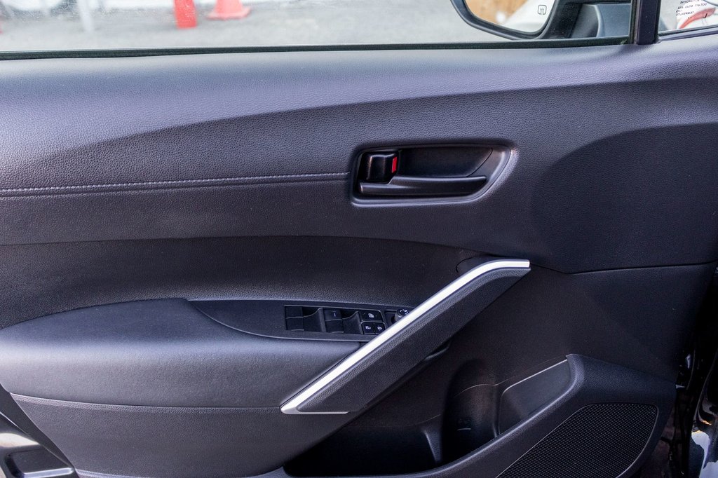 2022 Toyota Corolla Cross LE AWD **JAMAIS ACCIDENTÉ+CARPLAY+CAMÉRA+MAG** in Charlemagne, Quebec - 29 - w1024h768px