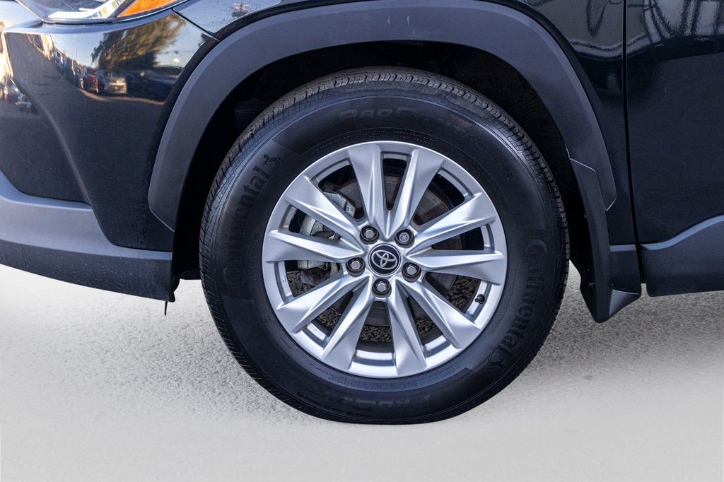 2022 Toyota Corolla Cross LE AWD **JAMAIS ACCIDENTÉ+CARPLAY+CAMÉRA+MAG** in Charlemagne, Quebec - 39 - w1024h768px