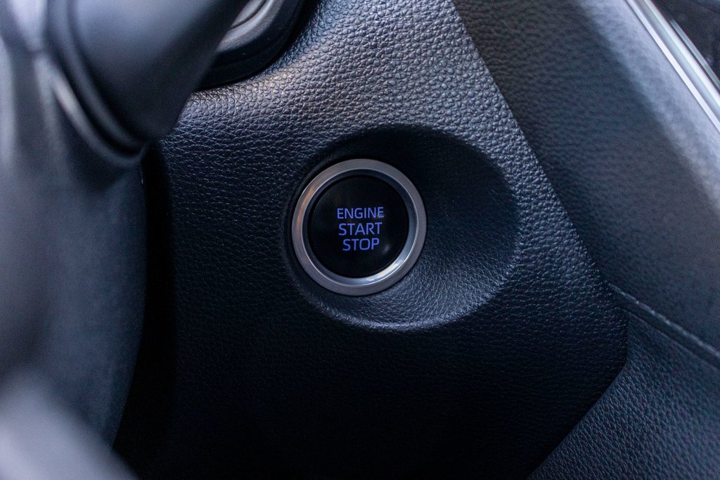 2022 Toyota Corolla Cross LE AWD **JAMAIS ACCIDENTÉ+CARPLAY+CAMÉRA+MAG** in Charlemagne, Quebec - 22 - w1024h768px
