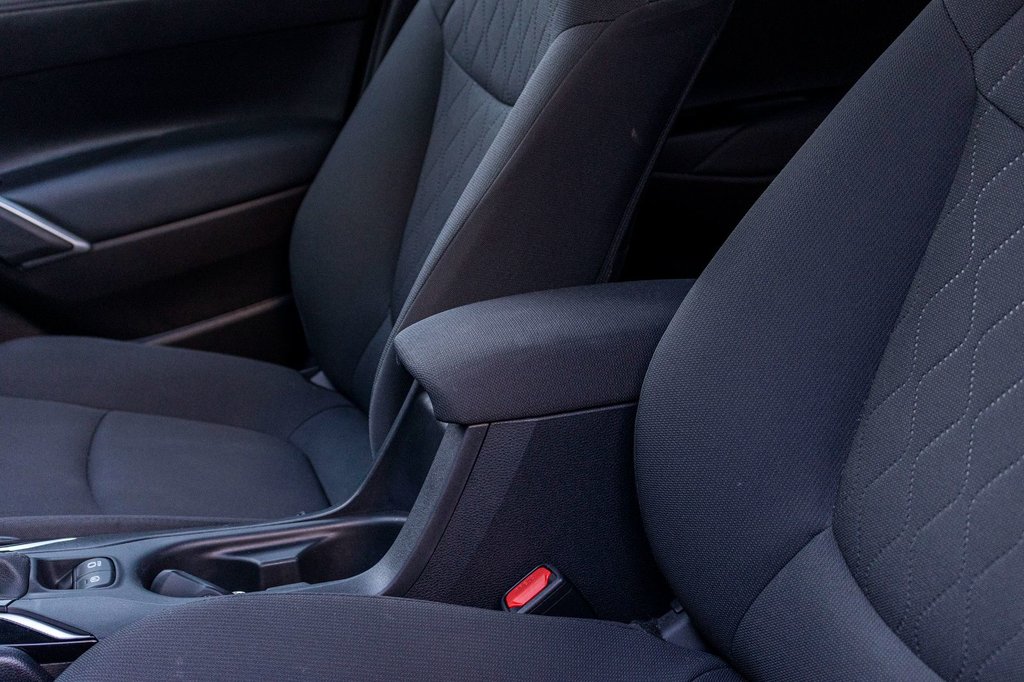 2022 Toyota Corolla Cross LE AWD **JAMAIS ACCIDENTÉ+CARPLAY+CAMÉRA+MAG** in Charlemagne, Quebec - 28 - w1024h768px
