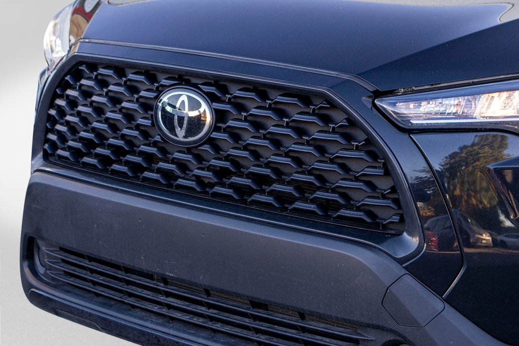 2022 Toyota Corolla Cross LE AWD **JAMAIS ACCIDENTÉ+CARPLAY+CAMÉRA+MAG** in Charlemagne, Quebec - 37 - w1024h768px