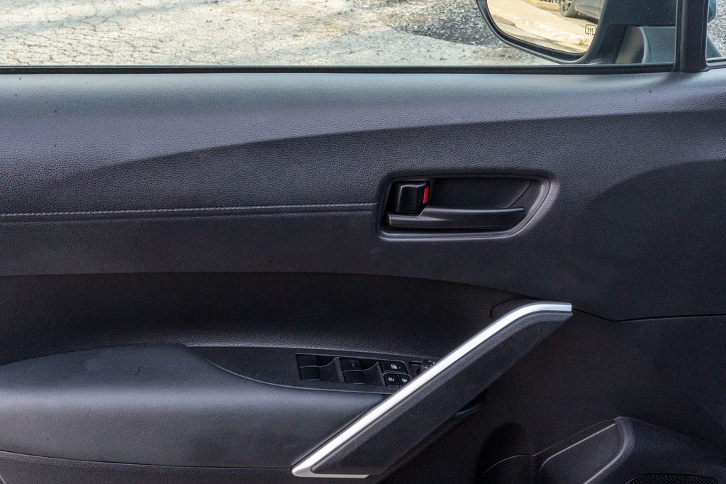 2022 Toyota Corolla Cross LE AWD **JAMAIS ACCIDENTÉ+CARPLAY+CAMÉRA+MAG** in Charlemagne, Quebec - 19 - w1024h768px