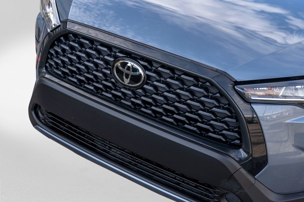 2022 Toyota Corolla Cross LE AWD **JAMAIS ACCIDENTÉ+CARPLAY+CAMÉRA+MAG** in Charlemagne, Quebec - 25 - w1024h768px
