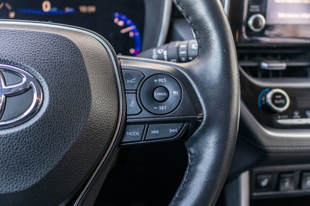 Toyota Corolla Cross XLE AWD **JAMAIS ACCIDENTÉ+CUIR+TOIT+JBL+CARPLAY** 2022 à Saint-Jérôme, Québec - 12 - w1024h768px