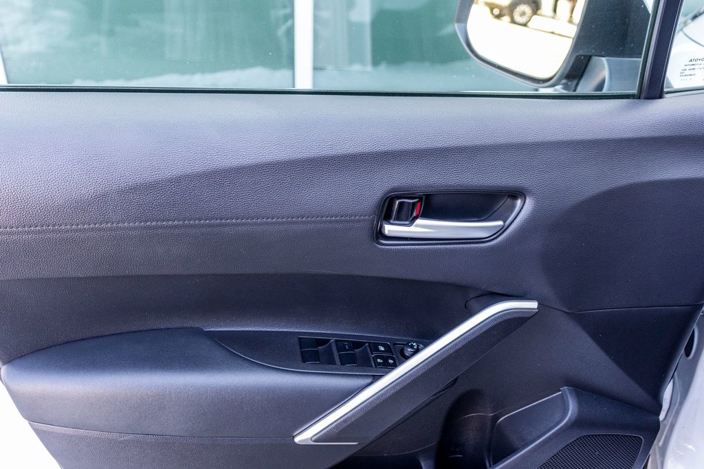 Toyota Corolla Cross XLE AWD **JAMAIS ACCIDENTÉ+CUIR+TOIT+JBL+CARPLAY** 2022 à Saint-Jérôme, Québec - 29 - w1024h768px