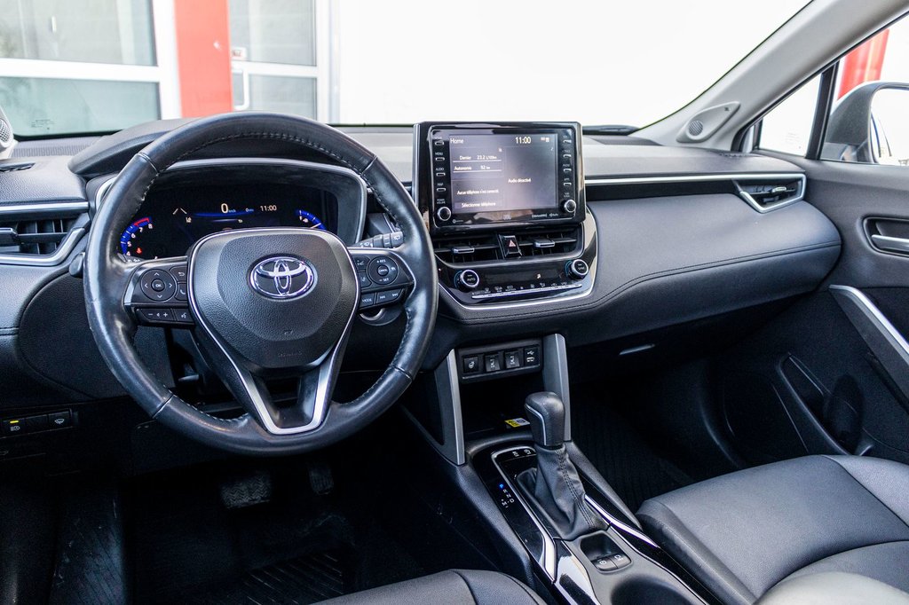 Toyota Corolla Cross XLE AWD **JAMAIS ACCIDENTÉ+CUIR+TOIT+JBL+CARPLAY** 2022 à Saint-Jérôme, Québec - 7 - w1024h768px