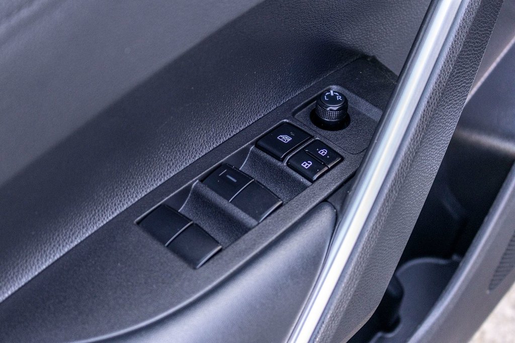 Toyota Corolla Cross XLE AWD **JAMAIS ACCIDENTÉ+CUIR+TOIT+JBL+CARPLAY** 2022 à Saint-Jérôme, Québec - 30 - w1024h768px
