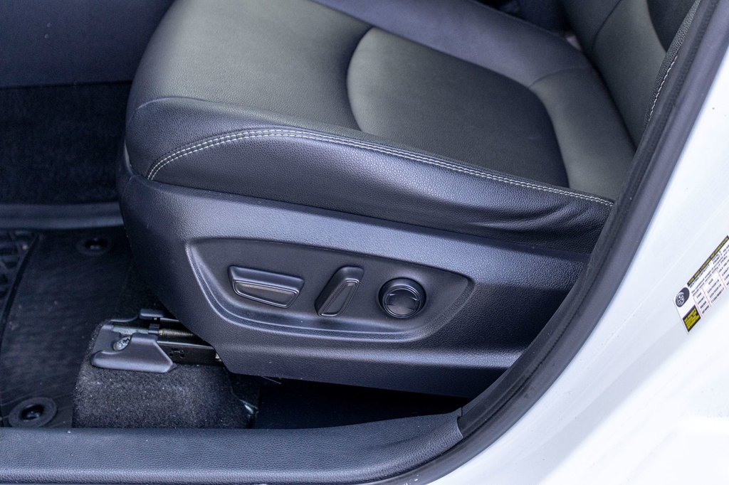 Toyota Corolla Cross XLE AWD **JAMAIS ACCIDENTÉ+CUIR+TOIT+JBL+CARPLAY** 2022 à Saint-Jérôme, Québec - 25 - w1024h768px