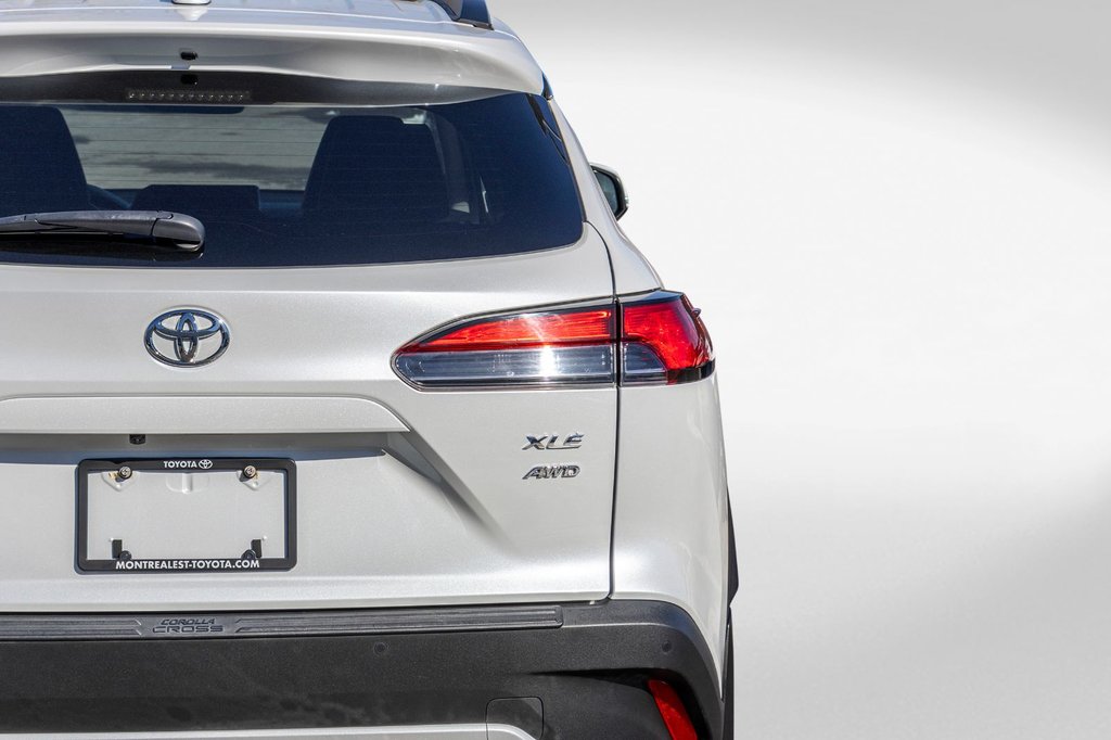Toyota Corolla Cross XLE AWD **JAMAIS ACCIDENTÉ+CUIR+TOIT+JBL+CARPLAY** 2022 à Saint-Jérôme, Québec - 34 - w1024h768px