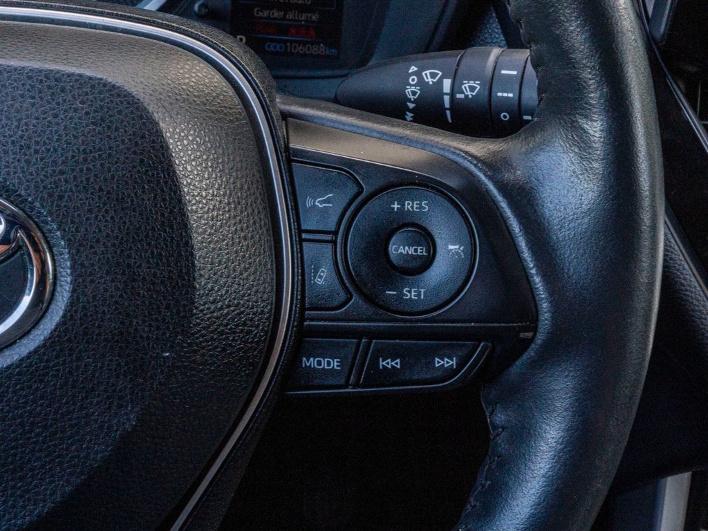 2022 Toyota Corolla Cross LE AWD**JAMAIS ACCIDENTÉ + SIÈGES AVANT CHAUFFANTS in Saint-Jérôme, Quebec - 10 - w1024h768px