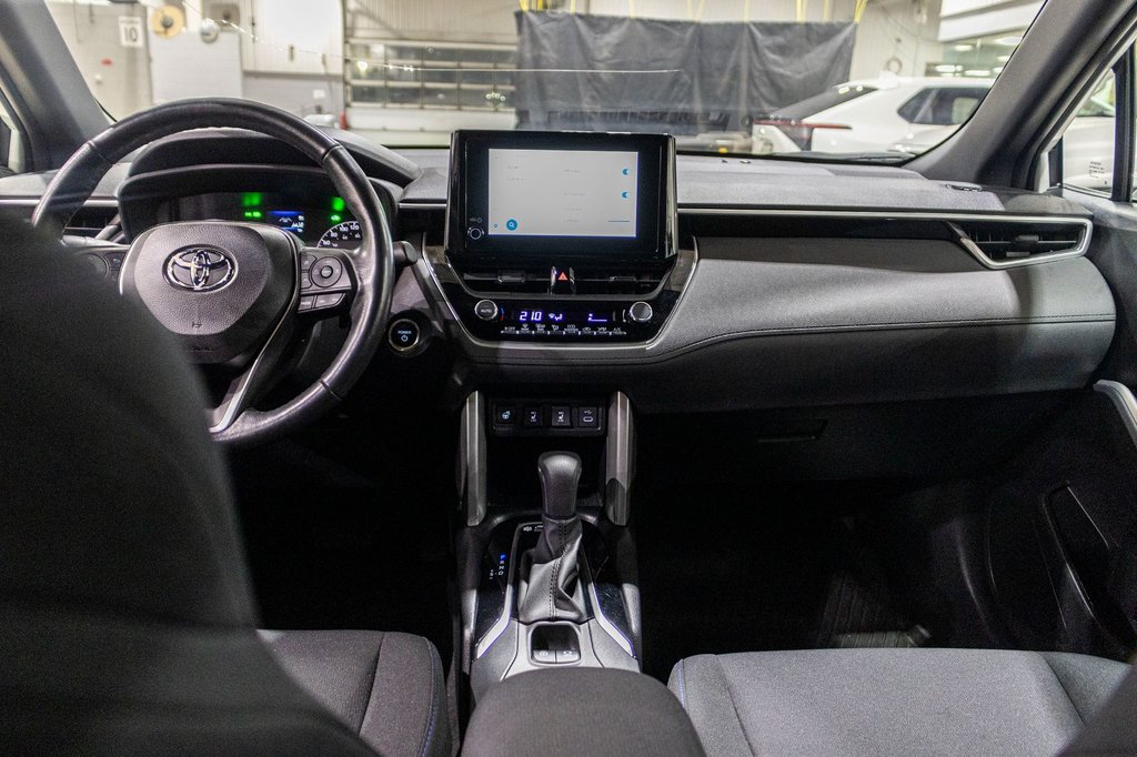Toyota Corolla Cross hybride 2023 à Charlemagne, Québec - 22 - w1024h768px