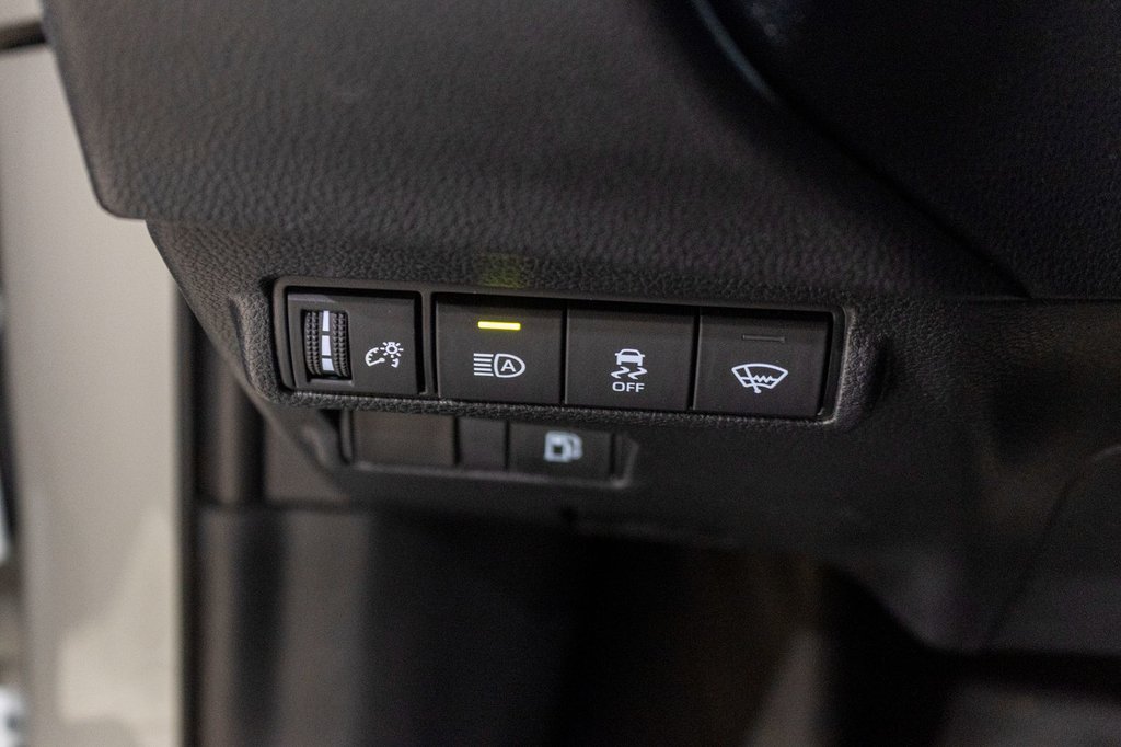 Toyota Corolla Cross hybride 2023 à Charlemagne, Québec - 21 - w1024h768px