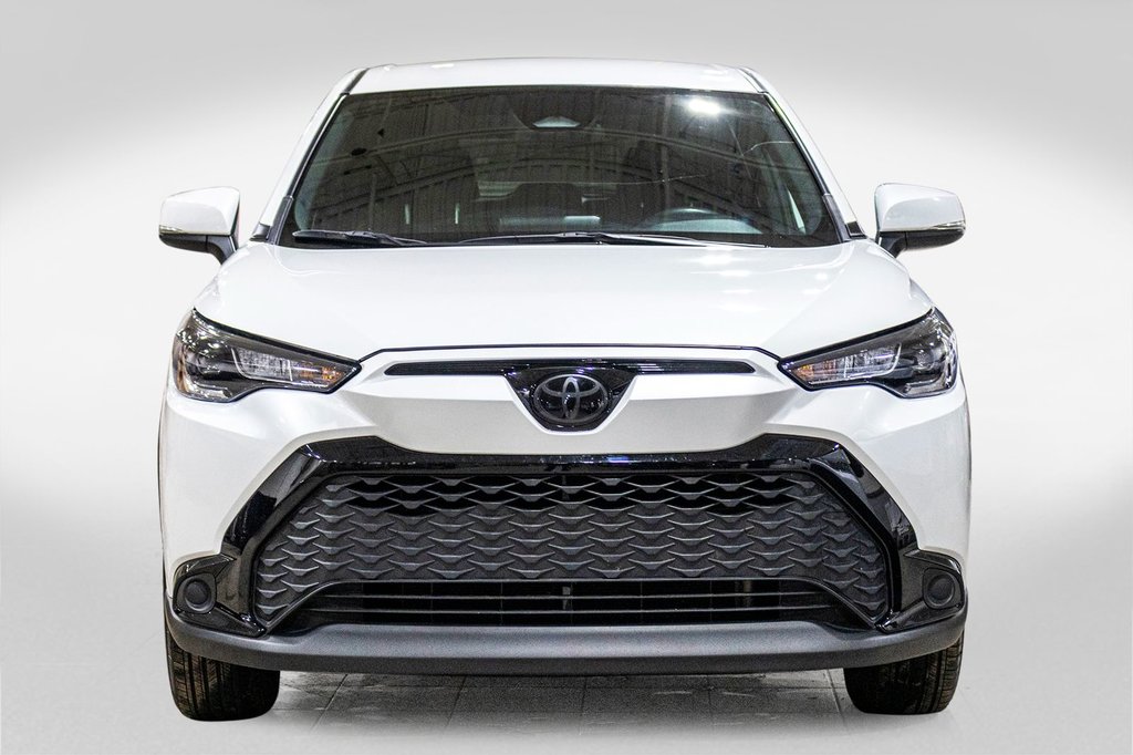 Toyota Corolla Cross hybride 2023 à Charlemagne, Québec - 2 - w1024h768px