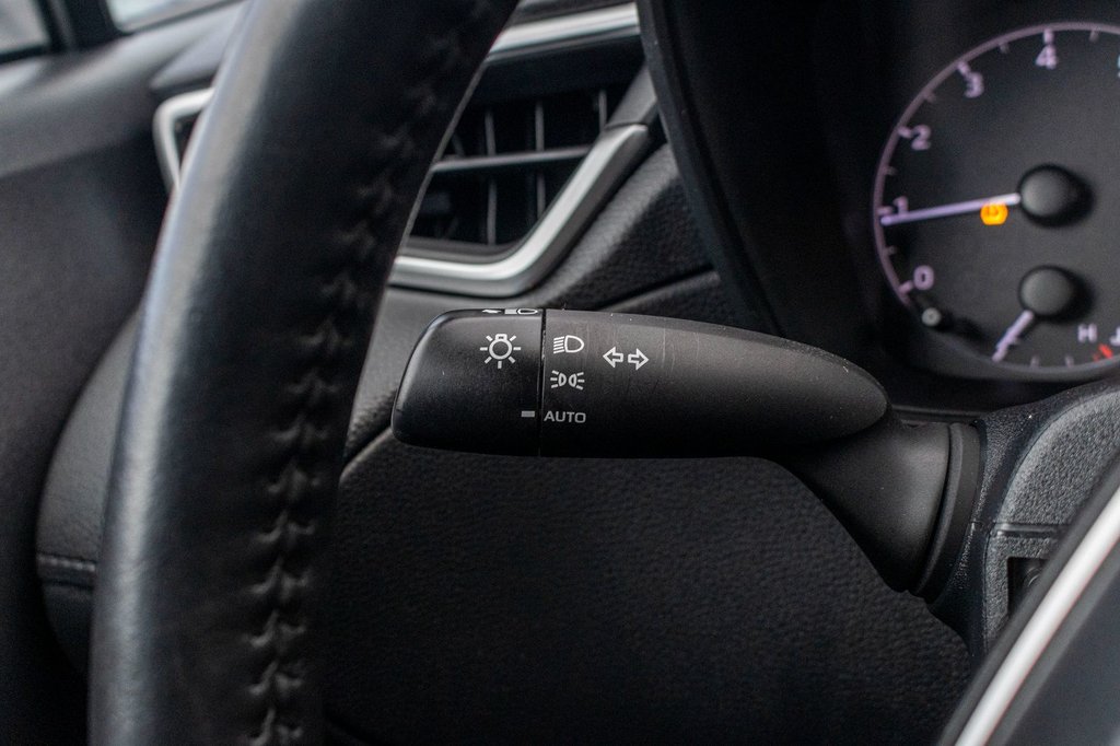 2023 Toyota Corolla Cross LE in Charlemagne, Quebec - 19 - w1024h768px