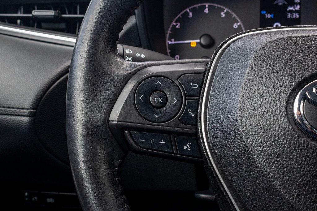2023 Toyota Corolla Cross LE in Charlemagne, Quebec - 11 - w1024h768px