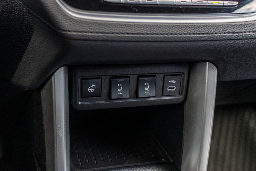 2023 Toyota Corolla Cross LE in Charlemagne, Quebec - 16 - w1024h768px