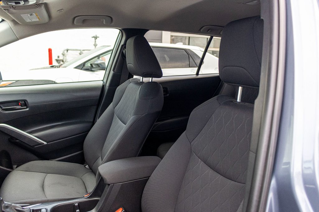 2023 Toyota Corolla Cross LE in Charlemagne, Quebec - 26 - w1024h768px