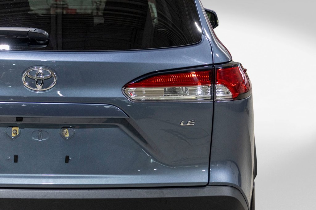 2023 Toyota Corolla Cross LE in Charlemagne, Quebec - 32 - w1024h768px