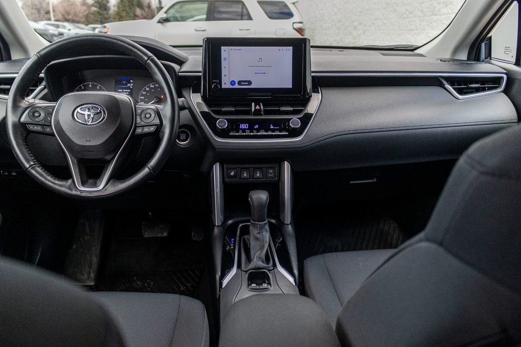 2023 Toyota Corolla Cross LE in Charlemagne, Quebec - 23 - w1024h768px